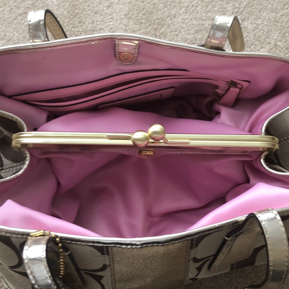 Coach Bag - Picture 3 of 6